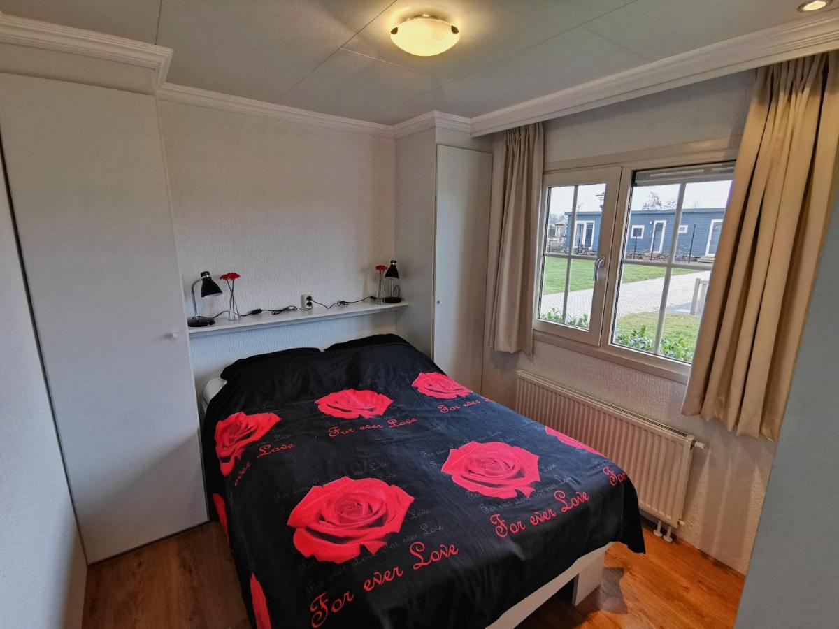 Giet Oan Gelegen Op Resort Venetie Giethoorn Exterior foto