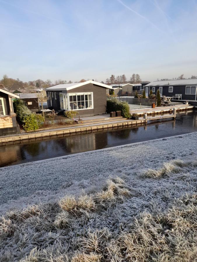 Giet Oan Gelegen Op Resort Venetie Giethoorn Exterior foto