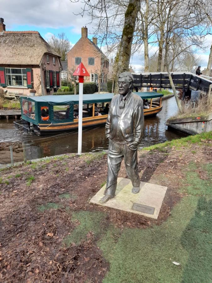 Giet Oan Gelegen Op Resort Venetie Giethoorn Exterior foto