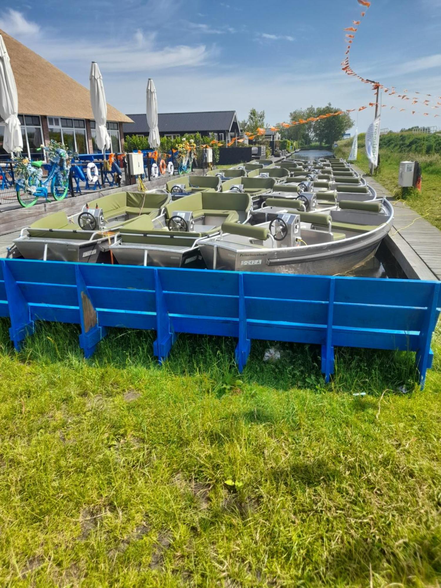 Giet Oan Gelegen Op Resort Venetie Giethoorn Exterior foto